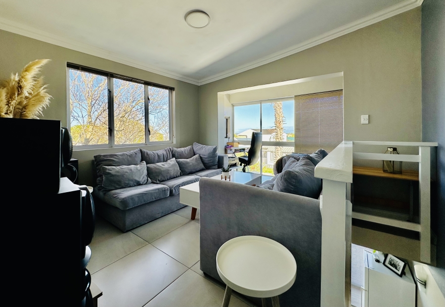 5 Bedroom Property for Sale in Onrus Western Cape